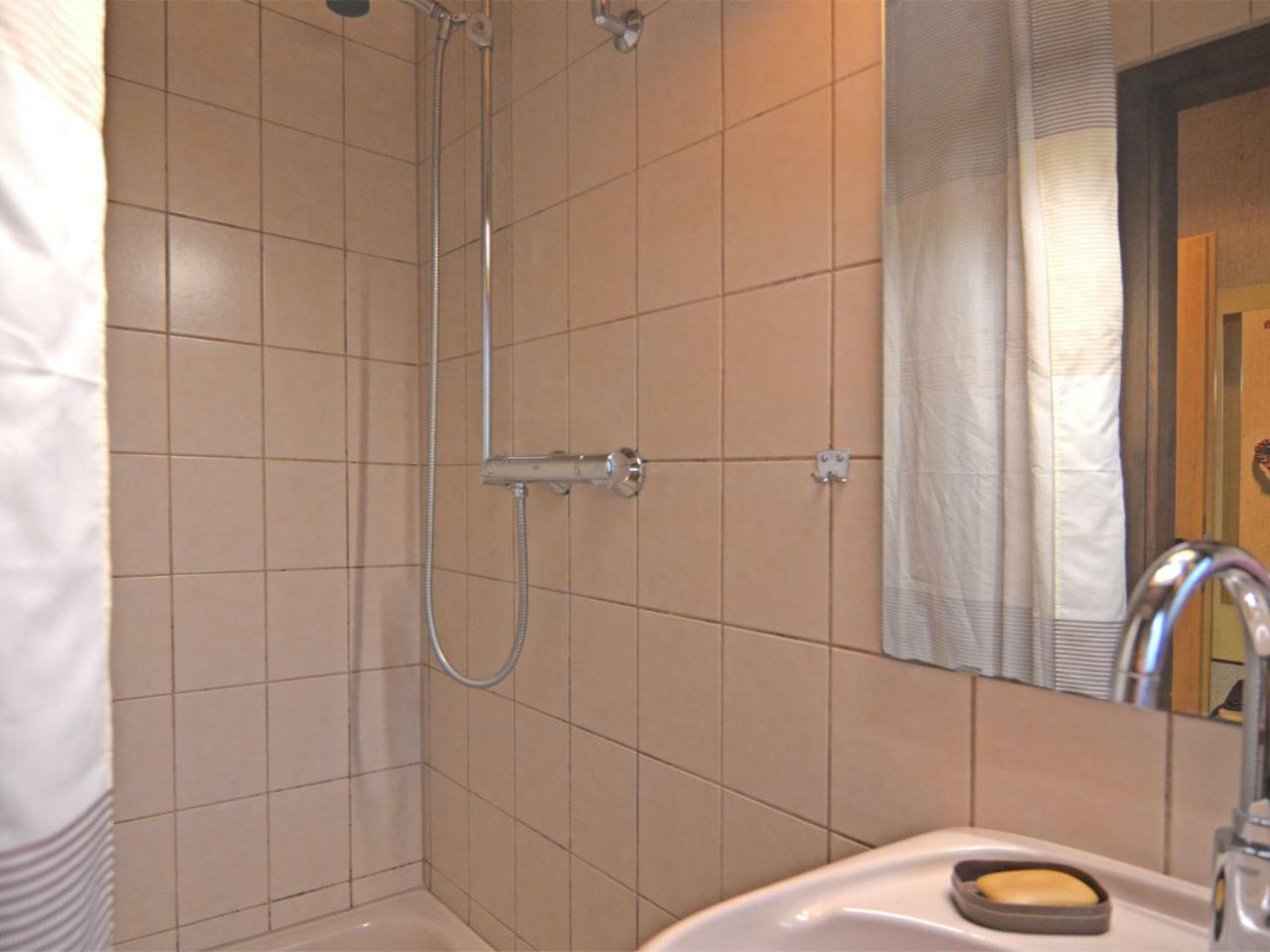 Furnished Bungalow With Peaceful Neighbourhood Meschede Kültér fotó